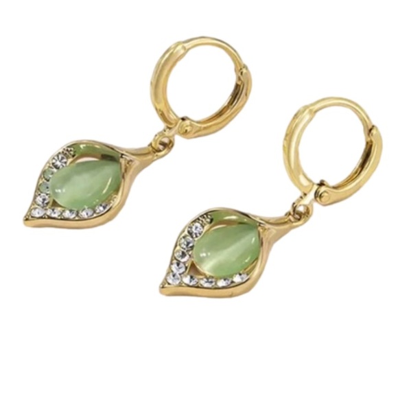 NWT  Light Green Opal Earrings, diamond accent in color Gold - Picture 9 of 10